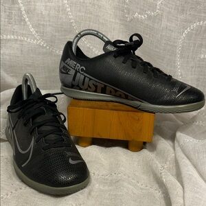 NIKE almost New football sneakers